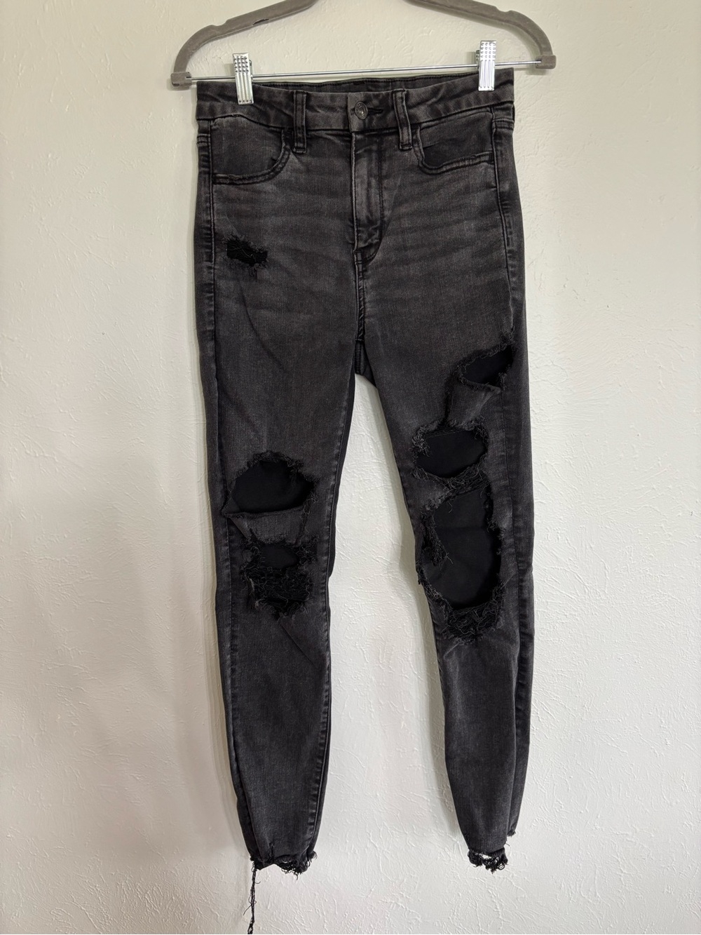 American Eagle Outfitters Black Distressed Skinny Jeans